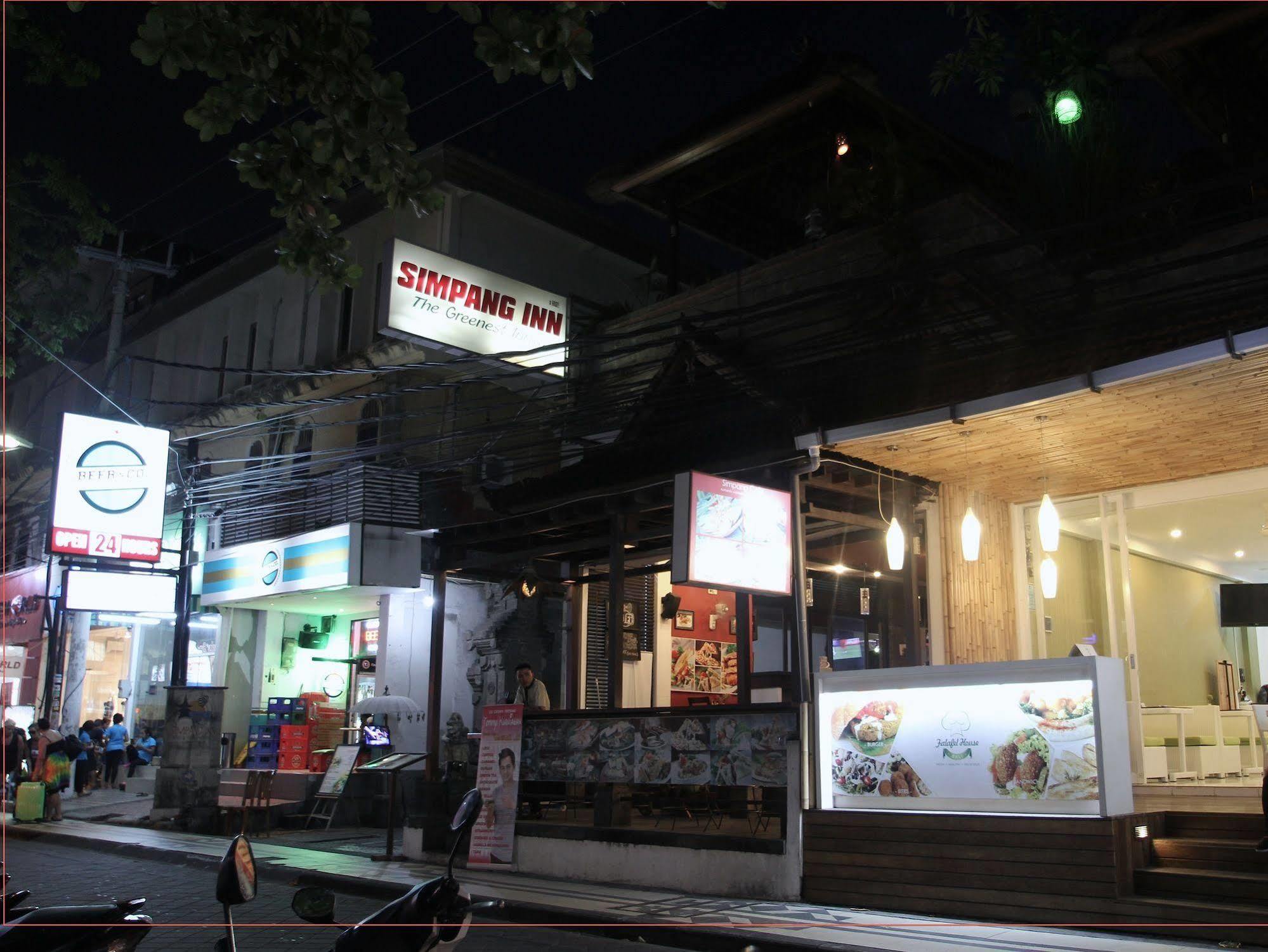 シンパン イン ホテル レギャン エクステリア 写真